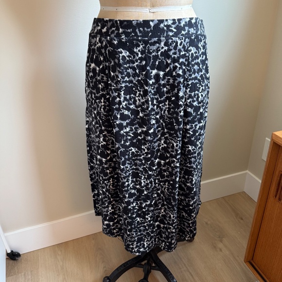 Marks & Spencer Black Mix Midi Skirt - Picture 3 of 7